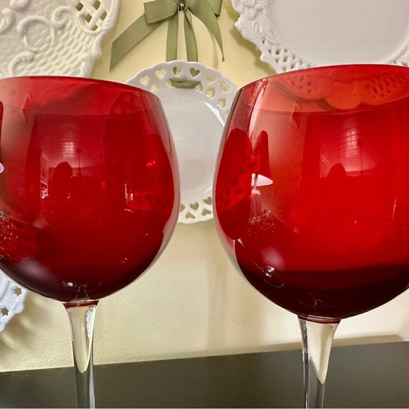 SET/2, VINTAGE, HAND BLOWN, RUBY RED, BALLOON WINE GLASSES. CLEAR STEM & BASE. - Picture 4 of 9